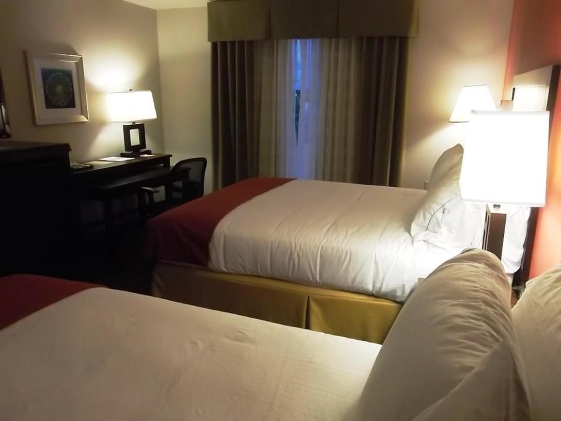 Holiday Inn Express & Suites Brookhaven By Ihg Esterno foto